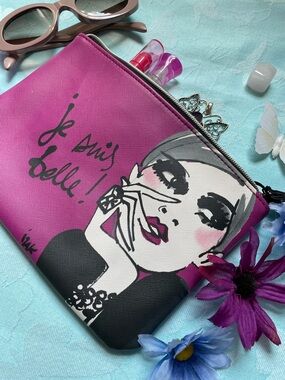 Women’s Izak Je suis belle Purple zipper Cosmetic Wristlet Pouch